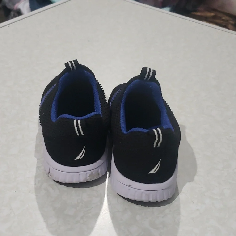 Boys' Nautica Toddler Slip-On Sneakers‎ size 7